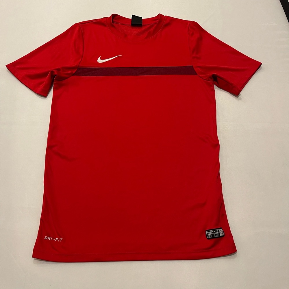 Small, Red Nike Dri-Fit shirt